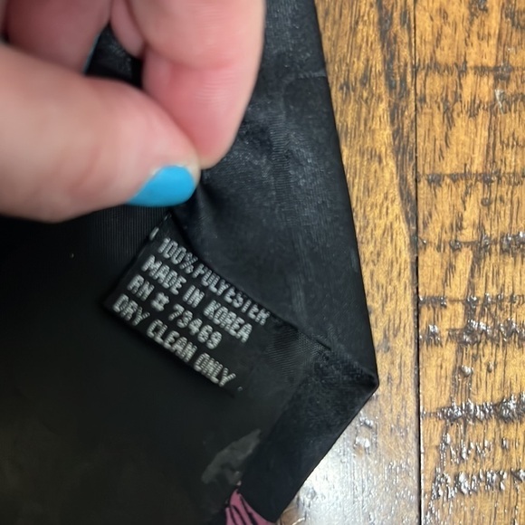 VTG Disney Winnie The Pooh Tie with Eeyore, Piglet and Tigger - Picture 7 of 7